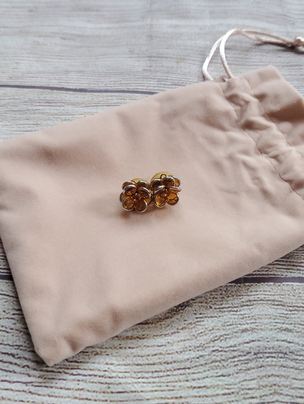 5/$20🌟Vintage Gold Flower Stud Earrings - Amber Crystal Centers